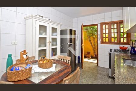 Casa à venda com 3 quartos, 200m² em Alto de Pinheiros, São Paulo