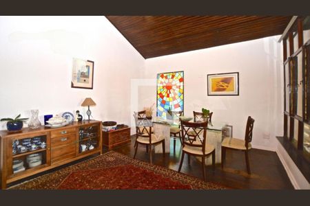 Casa à venda com 3 quartos, 200m² em Alto de Pinheiros, São Paulo