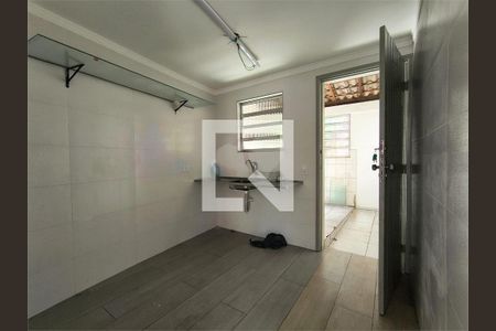 Casa à venda com 2 quartos, 300m² em Jardim Pinheiros, São Paulo