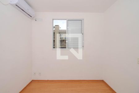 Quarto 1 de apartamento para alugar com 2 quartos, 50m² em Humaitá, Porto Alegre