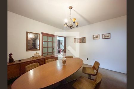 Sala  de casa para alugar com 3 quartos, 300m² em Jardim Lindóia, Porto Alegre