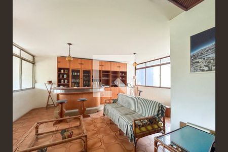 Sala  de casa para alugar com 3 quartos, 300m² em Jardim Lindóia, Porto Alegre