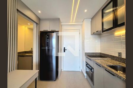 Sala/Cozinha de apartamento para alugar com 1 quarto, 32m² em Indianópolis, São Paulo