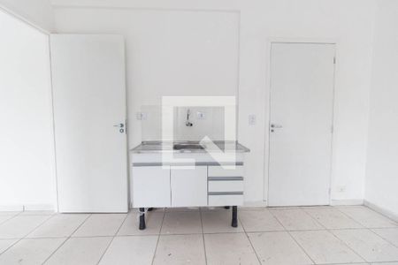 Cozinha de apartamento para alugar com 1 quarto, 42m² em Vila Romero, São Paulo
