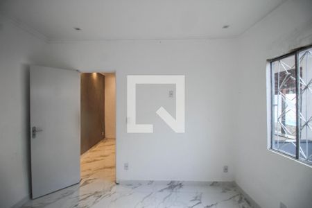 Quarto de casa para alugar com 1 quarto, 100m² em Dom Rodrigo, Nova Iguaçu