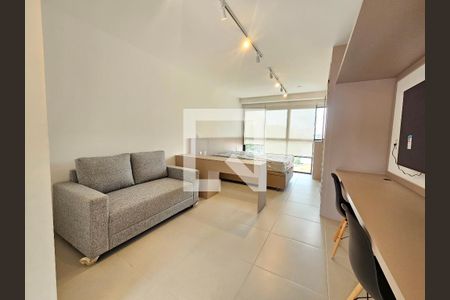 Sala/Quarto de kitnet/studio para alugar com 1 quarto, 30m² em Parque Colonial, São Paulo
