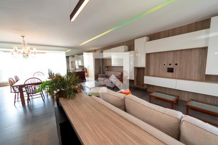 Sala de apartamento para alugar com 2 quartos, 156m² em Empresarial 18 do Forte, Barueri