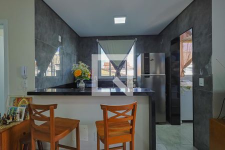 Sala/cozinha de apartamento à venda com 2 quartos, 73m² em Sagrada Família, Belo Horizonte