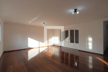 Apartamento para alugar com 3 quartos, 240m² em Itaim Bibi, São Paulo
