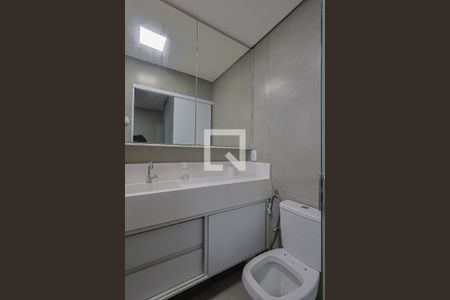 Banheiro da Suíte de apartamento à venda com 2 quartos, 60m² em Sagrada Família, Belo Horizonte