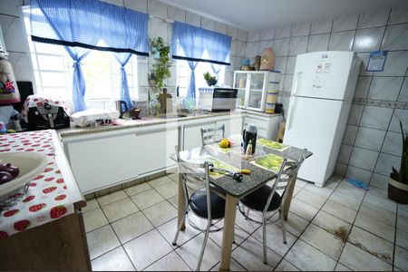 Cozinha de casa de condomínio para alugar com 3 quartos, 185m² em Anhangüera, Goiânia
