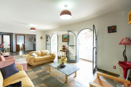 Casa à venda com 3 quartos, 332m² em Vila Nogueira, Campinas