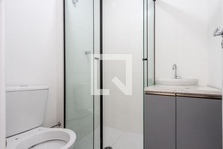 Banheiro de apartamento para alugar com 2 quartos, 35m² em Parque Industrial Tomas Edson, São Paulo