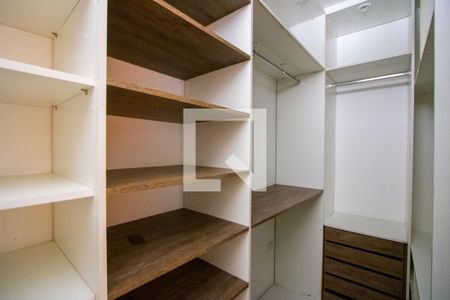 Closet do quarto 1 de casa para alugar com 2 quartos, 44m² em Vila Guarani, Santo André