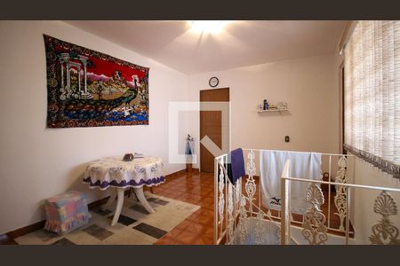 Casa à venda com 3 quartos, 182m² em Vila Tolstoi, São Paulo