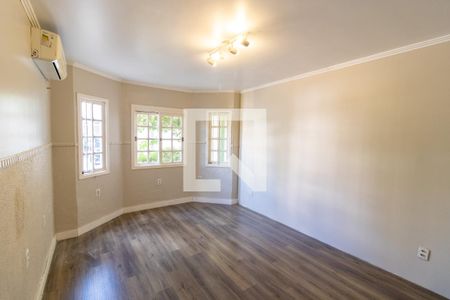 Sala de casa de condomínio à venda com 3 quartos, 190m² em Guarujá, Porto Alegre