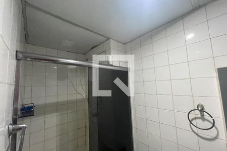 Banheiro de apartamento para alugar com 2 quartos, 54m² em Vila Oito de Maio, Duque de Caxias