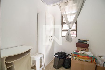 Quarto 1 de apartamento para alugar com 3 quartos, 43m² em Cidade Industrial, Curitiba