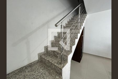 Escada de casa para alugar com 2 quartos, 200m² em Campinho, Rio de Janeiro