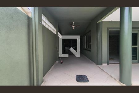 Quintal de casa de condomínio para alugar com 3 quartos, 300m² em Vargem Pequena, Rio de Janeiro