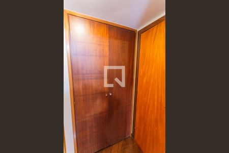 Rouparia de apartamento à venda com 3 quartos, 93m² em Lourdes, Belo Horizonte