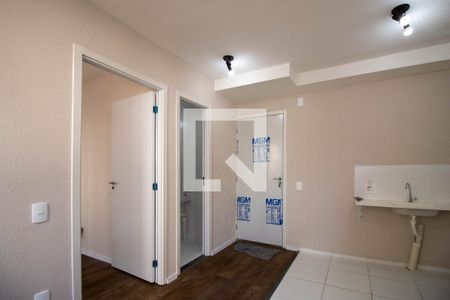 Sala/Cozinha  de apartamento para alugar com 2 quartos, 31m² em Vila Suzana, São Paulo