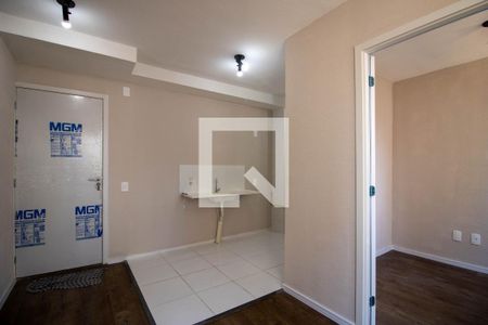 Sala/Cozinha  de apartamento para alugar com 2 quartos, 31m² em Vila Suzana, São Paulo