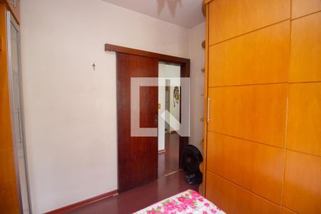 Quarto 2 de apartamento à venda com 2 quartos, 50m² em Centro, Contagem