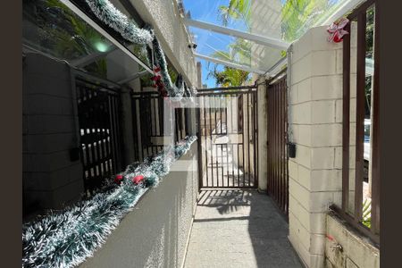 Fachada e portaria de apartamento para alugar com 2 quartos, 47m² em Parque Rincao, Cotia