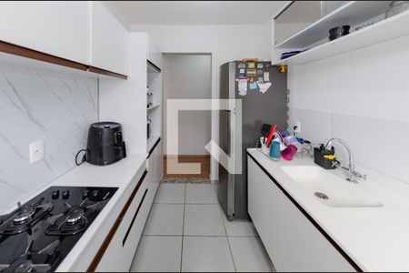 Cozinha de apartamento à venda com 2 quartos, 59m² em João Pinheiro, Belo Horizonte