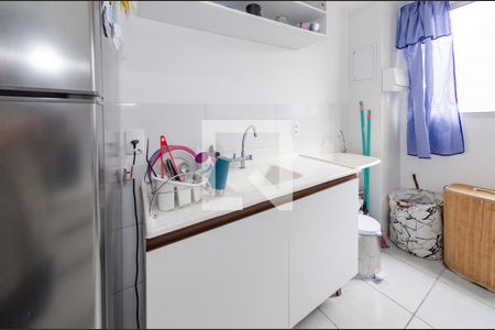 Cozinha de apartamento à venda com 2 quartos, 59m² em João Pinheiro, Belo Horizonte