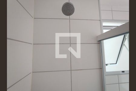 Banheiro de apartamento para alugar com 2 quartos, 45m² em Taquara, Rio de Janeiro