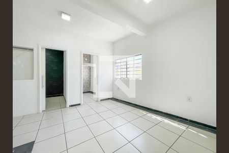 Sala de casa para alugar com 2 quartos, 50m² em Km 18, Osasco