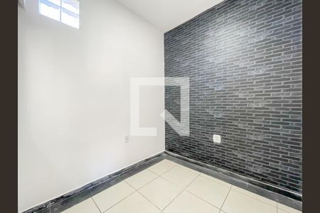 Quarto 1 de casa para alugar com 2 quartos, 50m² em Km 18, Osasco