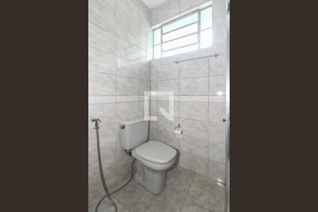 Banheiro de casa à venda com 4 quartos, 150m² em Jardim do Salso, Porto Alegre