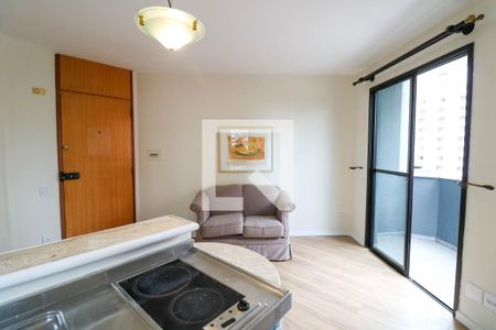 Sala / Cozinha de apartamento para alugar com 1 quarto, 36m² em Brooklin Novo, São Paulo