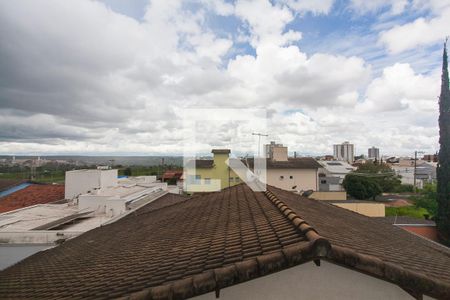 Vista da Sala de apartamento para alugar com 3 quartos, 80m² em Jardim Patricia, Uberlândia