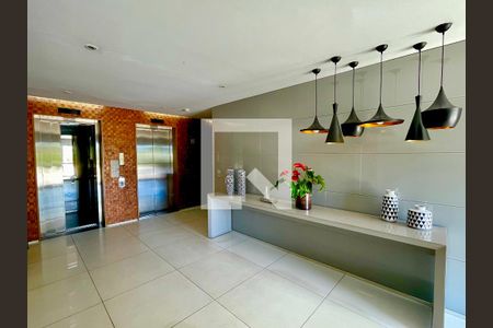 Hall de entrada de apartamento para alugar com 2 quartos, 62m² em Vila Augusta, Guarulhos