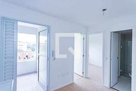 Sala e cozinha de apartamento para alugar com 2 quartos, 28m² em Jardim Jaragua (sao Domingos), São Paulo