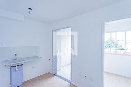 Sala e cozinha de apartamento para alugar com 2 quartos, 28m² em Jardim Jaragua (sao Domingos), São Paulo