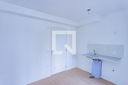 Sala e cozinha de apartamento para alugar com 2 quartos, 28m² em Jardim Jaragua (sao Domingos), São Paulo