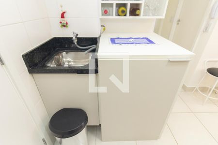 Sala/Cozinha de apartamento à venda com 2 quartos, 40m² em Vila Carmosina, São Paulo