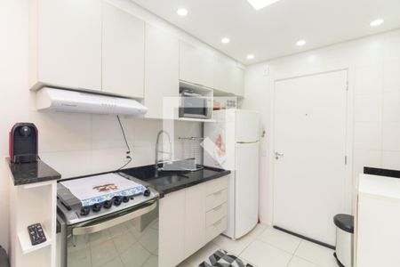 Sala/Cozinha de apartamento à venda com 2 quartos, 40m² em Vila Carmosina, São Paulo