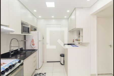 Sala/Cozinha de apartamento à venda com 2 quartos, 40m² em Vila Carmosina, São Paulo