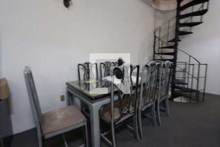 Sala de casa para alugar com 3 quartos, 205m² em Vila Industrial, São Paulo