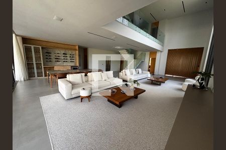 Sala de casa de condomínio à venda com 5 quartos, 1500m² em Barra da Tijuca, Rio de Janeiro