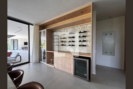 Sala de casa de condomínio à venda com 5 quartos, 1500m² em Barra da Tijuca, Rio de Janeiro