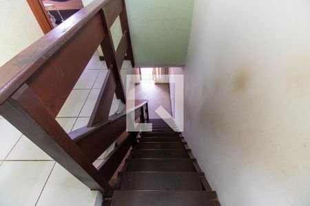 Escada  de casa à venda com 4 quartos, 186m² em Serra Grande, Niterói