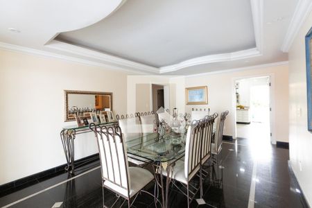 Casa para alugar com 4 quartos, 200m² em Monte Castelo, Contagem