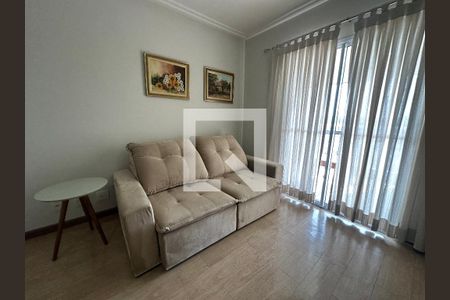 Sala de apartamento para alugar com 3 quartos, 84m² em Jardim Tupanci, Barueri